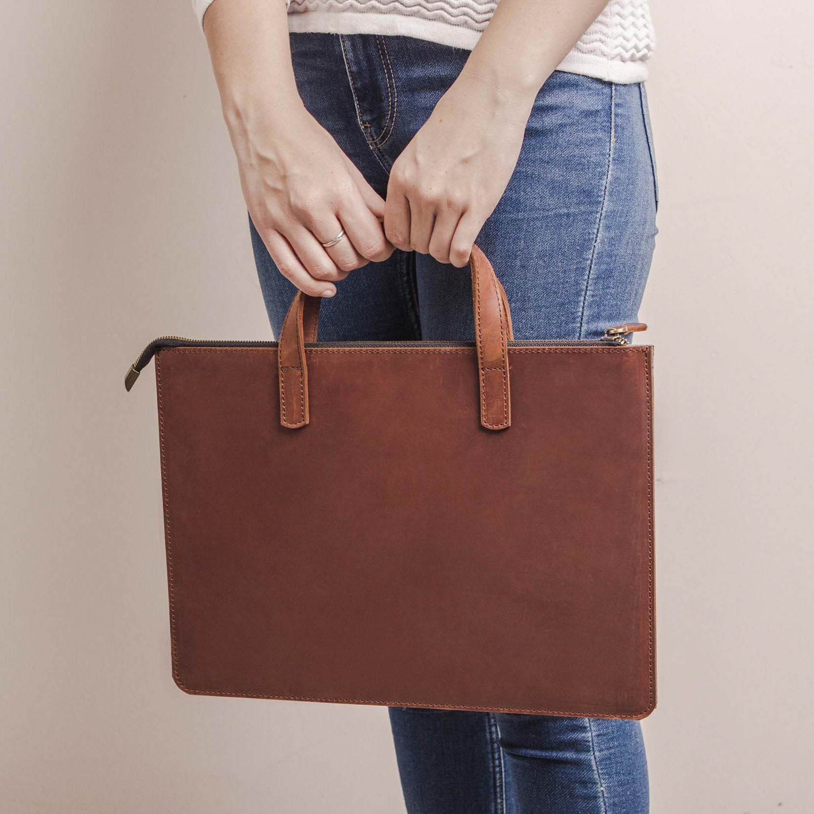 Sovani Leather | Trang chủ Túi da MacBook da bò sáp, có quai xách – 12-16 inch - SL3306